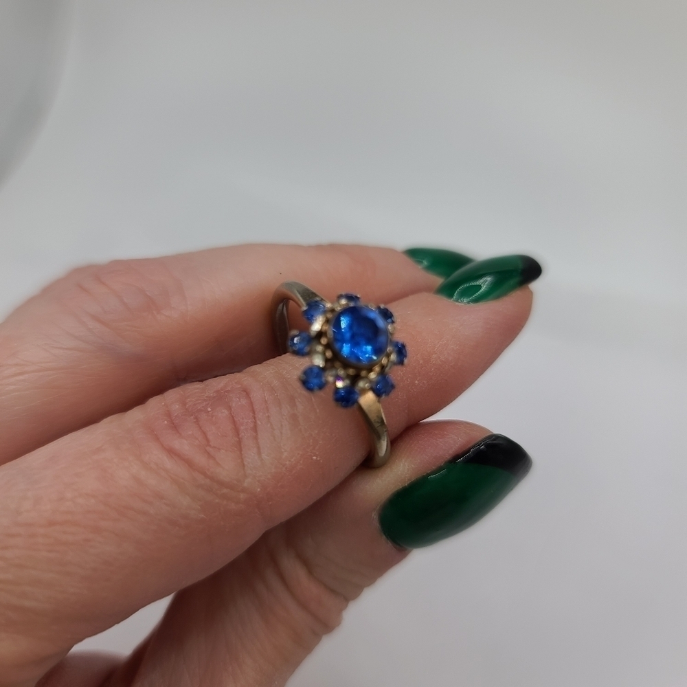 Vintage Gold Tone & Blue Stone Adjustable Ring
